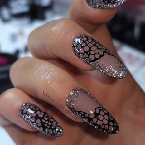 Lace Gel Black Nails